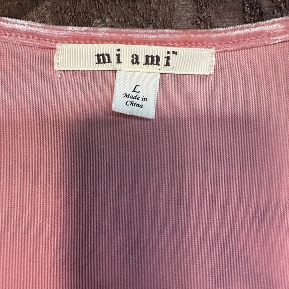Never worn Francesca’s Miami Pink Velvet Dress size large - Picture 4 of 8